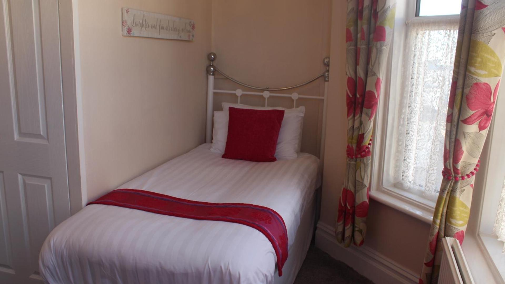 The Heidi Bed & Breakfast Southport Room photo